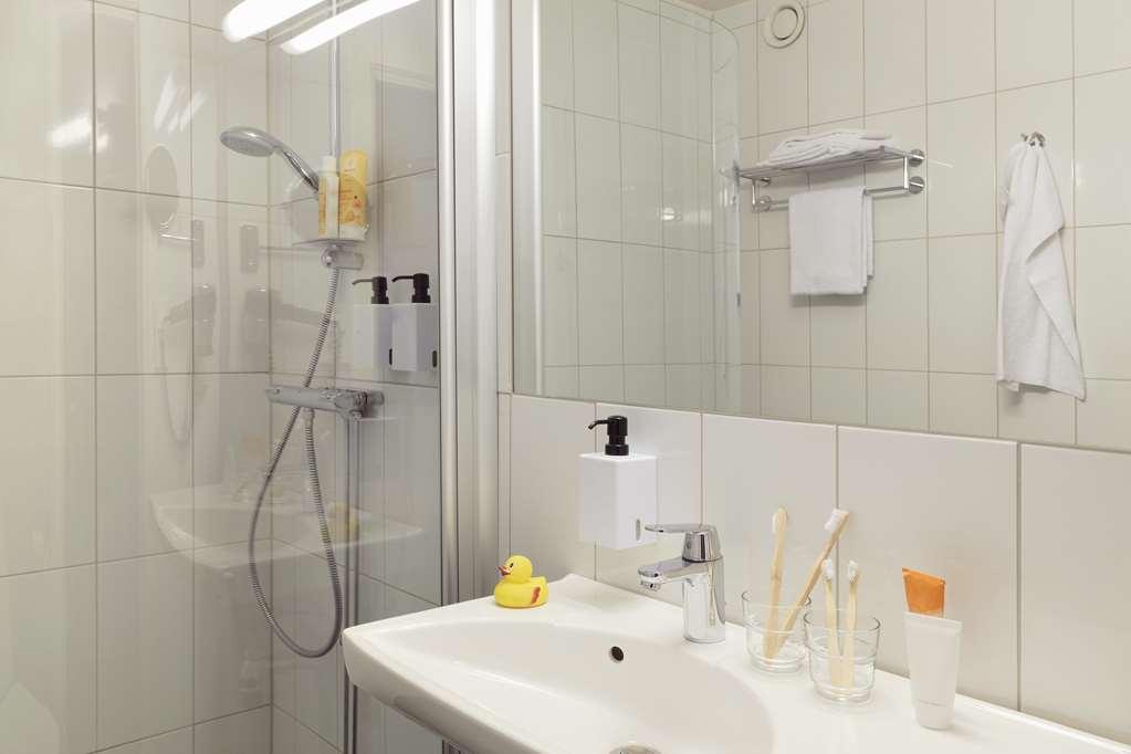 Scandic Oerebro Vaest Room photo